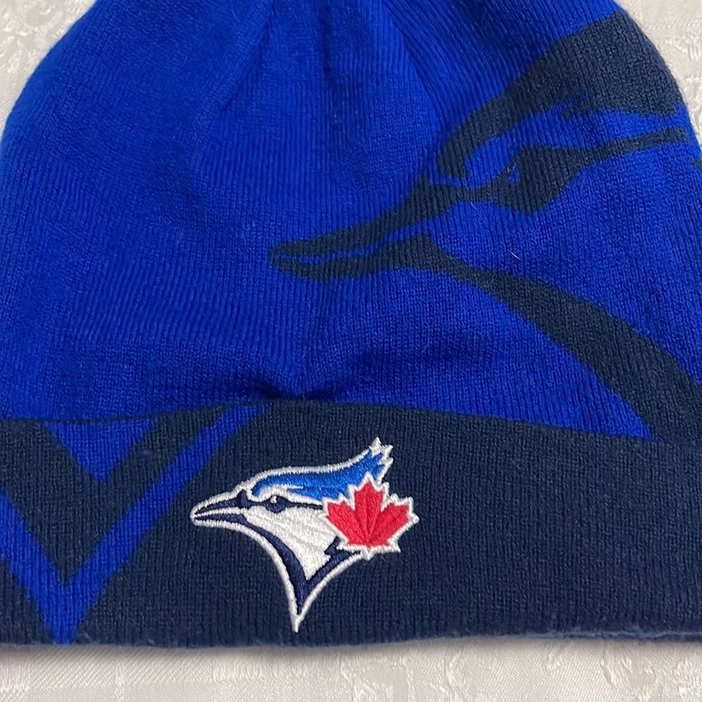 ⚾️Host Pick⚾️Toronto Blue Jays Toque with Pom - Picture 3 of 3